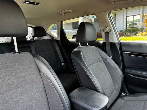 Used 2025 Kia Seltos S image 12