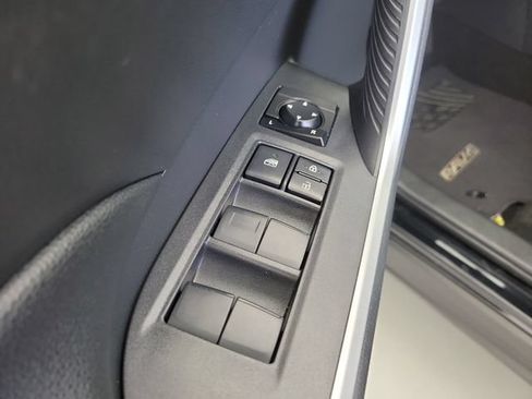 Used 2019 Toyota RAV4 XLE FWD image 21