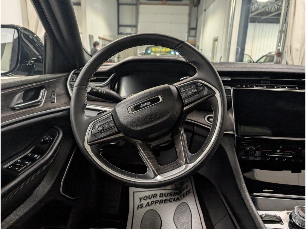Used 2024 Jeep Grand Cherokee Limited 4xe AWD/4WD image 13