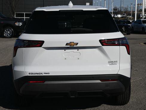 Used 2026 Chevrolet Equinox LT image 12