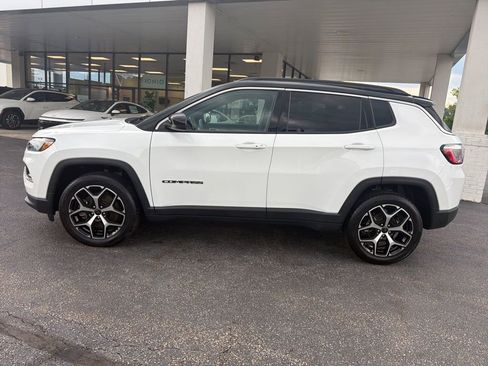 Used 2025 Jeep Compass Limited AWD/4WD image 8