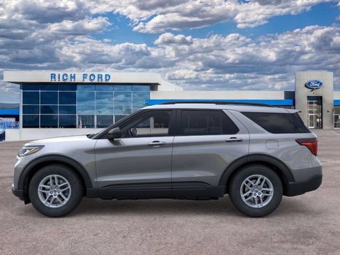 New 2026 Ford Explorer Active RWD image 3