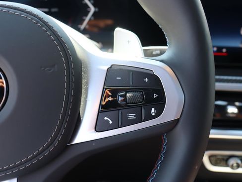 Used 2025 BMW X6 M60i image 21