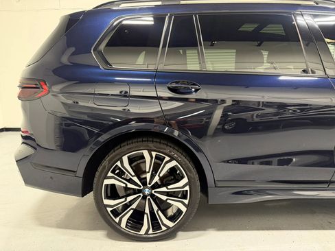 Used 2024 BMW X7 xDrive40i w/ M Sport Package image 25