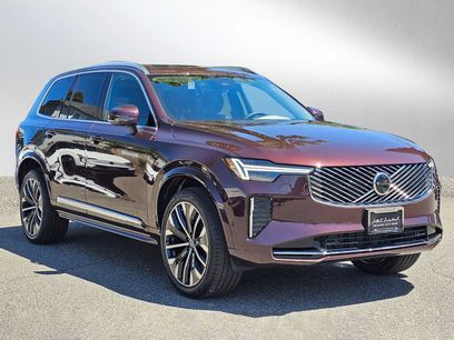 New 2025 Volvo XC90 B5 Plus w/ Protection Package Premier