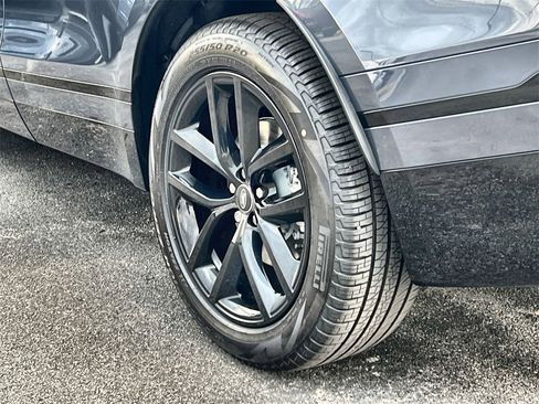 Used 2025 Land Rover Range Rover Velar Dynamic SE image 11