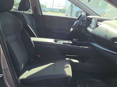 Used 2021 Nissan Rogue S FWD image 12