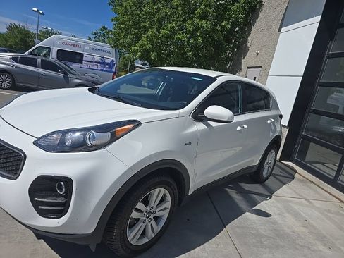Used 2017 Kia Sportage LX AWD/4WD image 3
