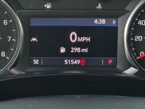 Used 2024 GMC Terrain SLT image 27