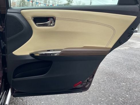 Used 2016 Toyota Avalon Limited image 13