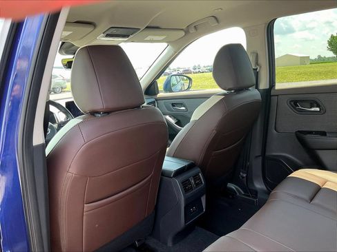 Used 2023 Nissan Rogue SV AWD/4WD image 22