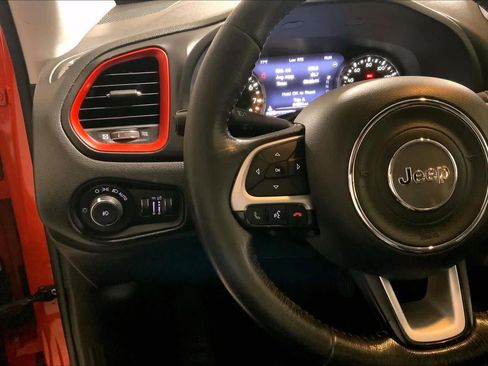 Used 2016 Jeep Renegade Trailhawk w/ Premium Trailhawk Package AWD/4WD image 22