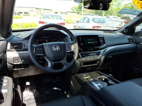 Certified 2024 Honda Passport EX-L image 6