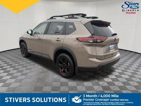 Used 2025 Nissan Rogue SV AWD/4WD image 10
