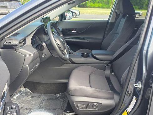 Used 2023 Toyota Venza LE AWD/4WD image 26