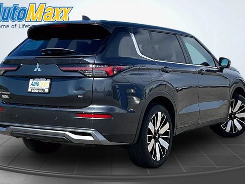 Used 2025 Mitsubishi Outlander SE AWD/4WD image 9