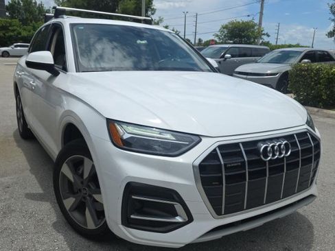 Used 2023 Audi Q5 2.0T Premium w/ Convenience Package AWD/4WD image 2