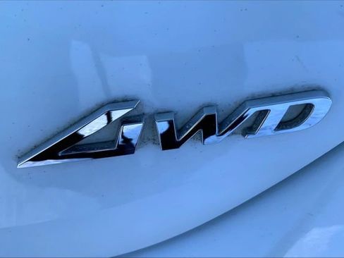 Used 2023 Genesis G70 2.0T image 13