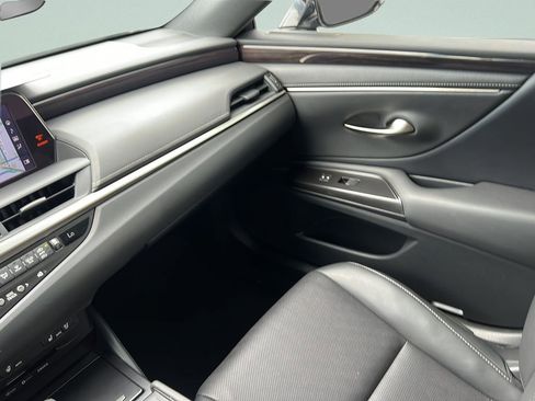Used 2019 Lexus ES 350 w/ Premium Package FWD image 12