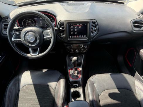 Used 2019 Jeep Compass Trailhawk AWD/4WD image 18