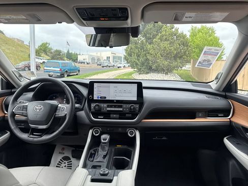 Used 2026 Toyota Grand Highlander AWD image 29