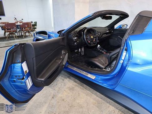 Used 2018 Ferrari 488 Spider image 22