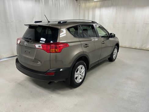 Used 2014 Toyota RAV4 LE AWD/4WD image 4