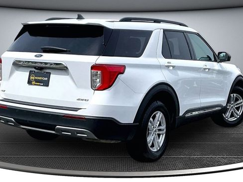 Used 2023 Ford Explorer XLT w/ Equipment Group 202A image 6