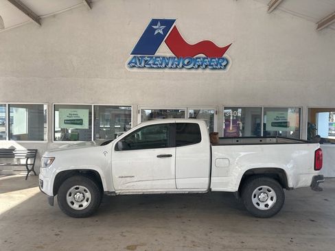 Used 2019 Chevrolet Colorado W/T image 2