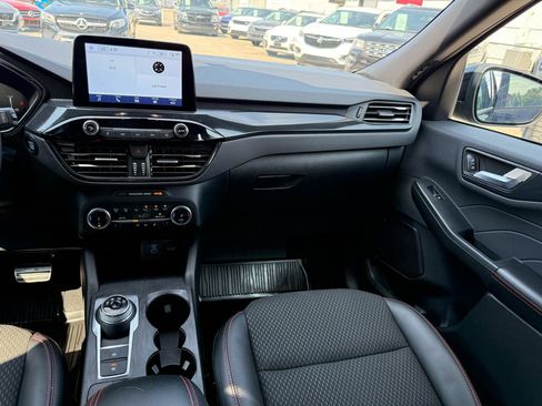 Used 2023 Ford Escape ST-Line Select AWD/4WD image 23