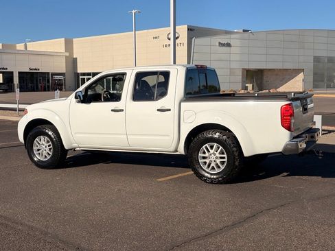 Used 2017 Nissan Frontier SV w/ SV Value Truck Package RWD image 4
