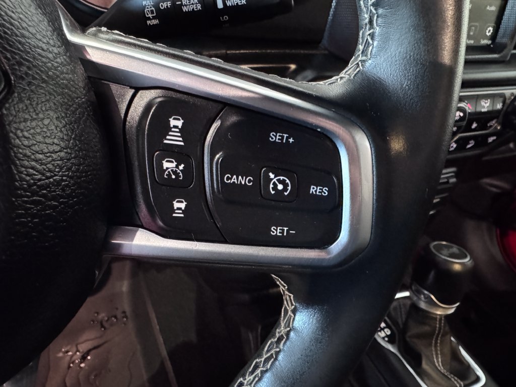 Used 2020 Jeep Wrangler Unlimited Sahara AWD/4WD image 15