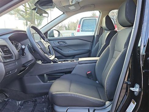 Certified 2025 Nissan Rogue S image 15