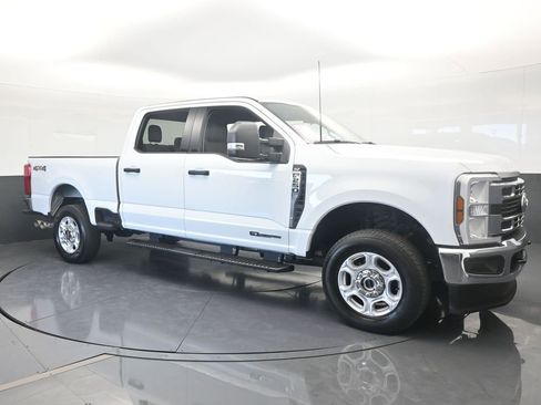 Used 2025 Ford F250 XLT image 8