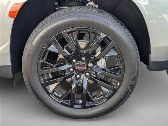 Used 2024 GMC Yukon XL SLT w/ SLT Premium Package AWD/4WD image 27