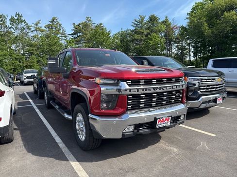 Used 2022 Chevrolet Silverado 3500 LT w/ Convenience Package AWD/4WD image 2