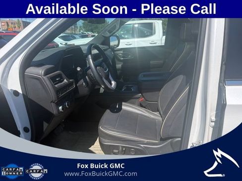 Used 2023 GMC Yukon XL SLT w/ SLT Premium Package AWD/4WD image 8