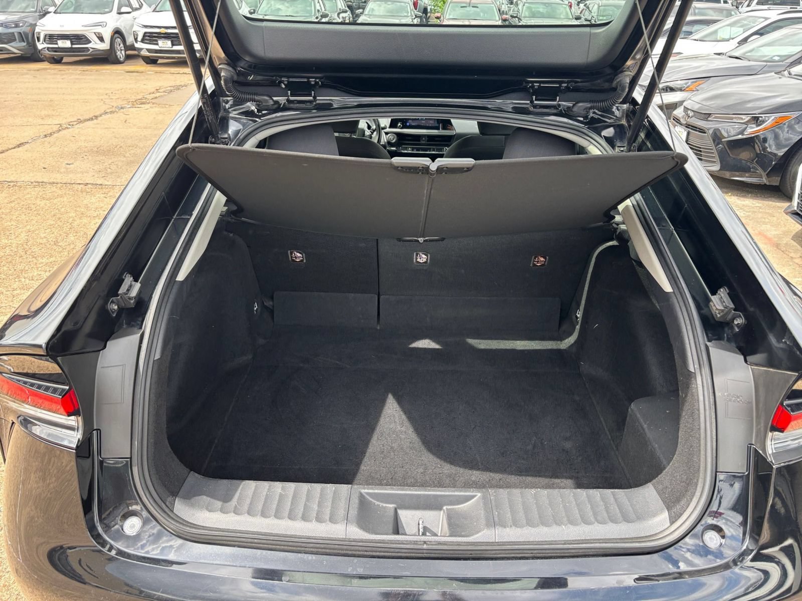 Used 2023 Toyota Prius LE FWD image 28