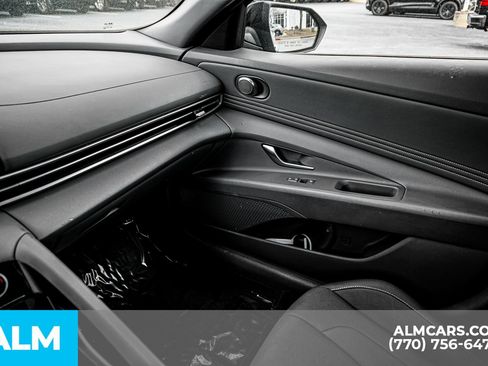 Used 2025 Hyundai Elantra Sport image 43