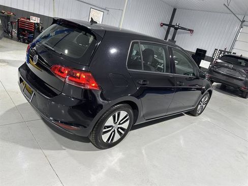 Used 2016 Volkswagen e-Golf SE image 7