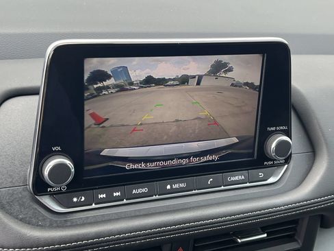 Certified 2025 Nissan Rogue SV FWD image 14