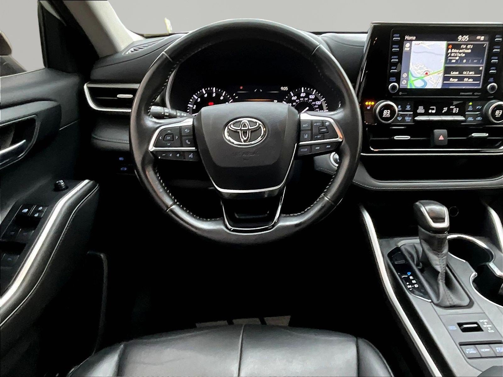Used 2020 Toyota Highlander XLE AWD/4WD image 8