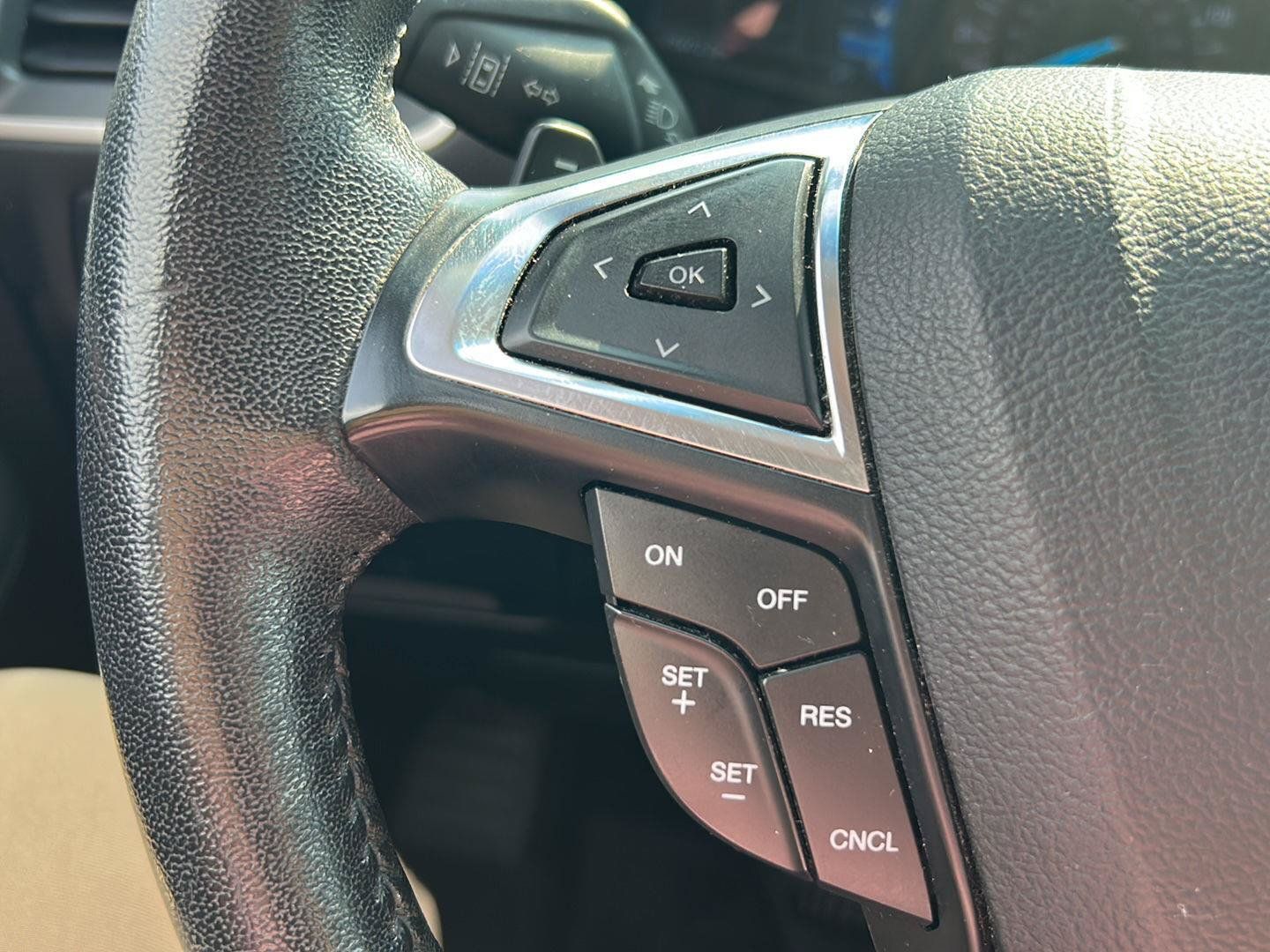 Used 2019 Ford Edge SEL w/ Equipment Group 201A AWD/4WD image 9