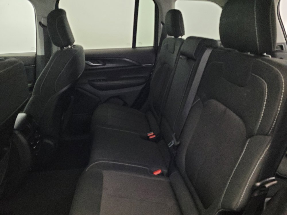Used 2023 Jeep Grand Cherokee Laredo w/ Luxury Tech Group I AWD/4WD image 18