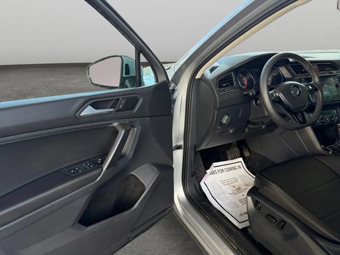 Used 2021 Volkswagen Tiguan SE AWD/4WD image 11