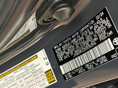 Used 2024 Toyota Corolla SE w/ SE Package FWD image 23