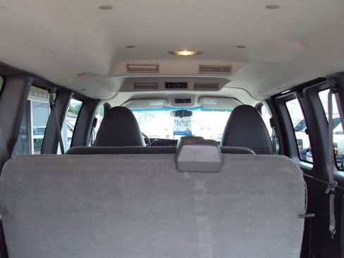 Used 2013 Chevrolet Express 1500 LT w/ LT Preferred Equipment Group AWD/4WD image 10