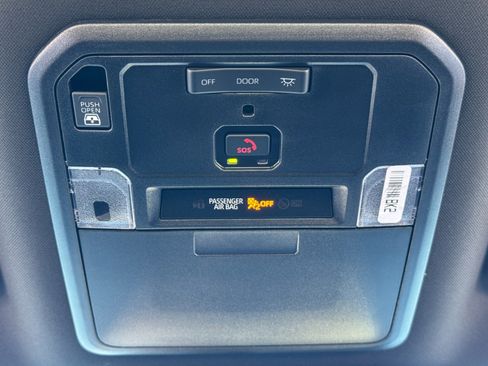 Used 2025 Toyota Tundra Limited image 35