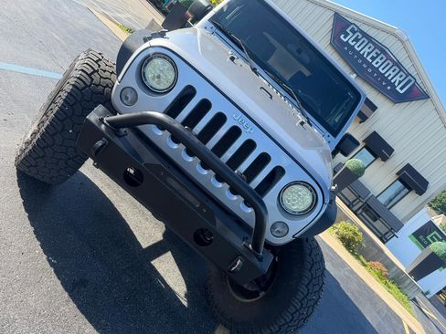 Used 2014 Jeep Wrangler Sport AWD/4WD image 9