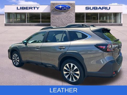 Used 2023 Subaru Outback Limited AWD/4WD image 5